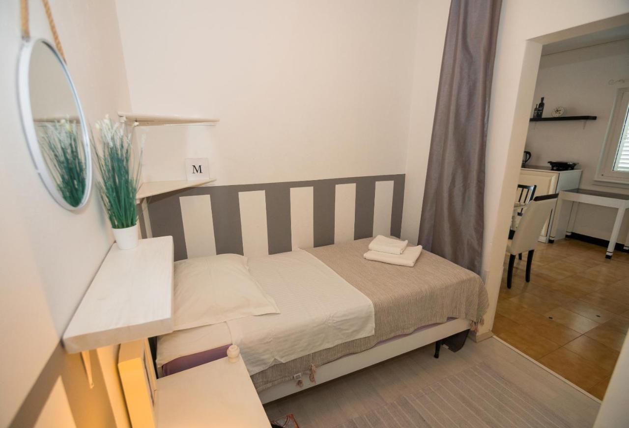 Apartment Eneja Rab Town Extérieur photo