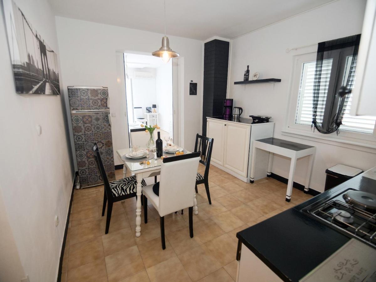 Apartment Eneja Rab Town Extérieur photo
